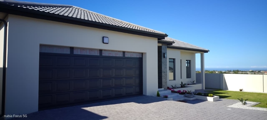 4 Bedroom Property for Sale in Fountains Estate Eastern Cape